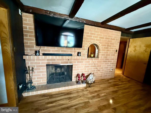 4921 5TH, Altoona, PA 16602