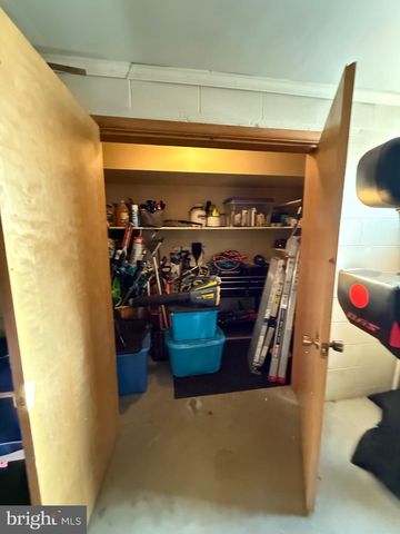 4921 5TH, Altoona, PA 16602