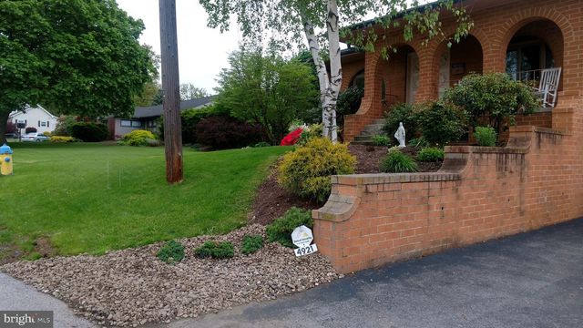 4921 5TH, Altoona, PA 16602