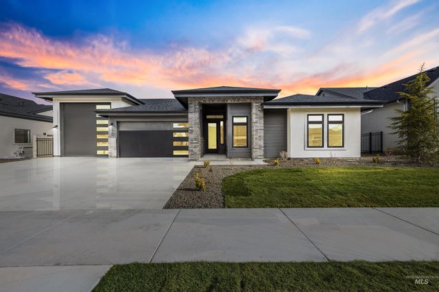 270 N Hunter Creek Ave, Eagle, ID 83616