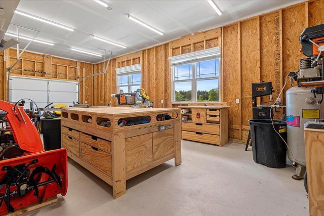 S86W34804 Knoll ROAD, Eagle, WI 53119