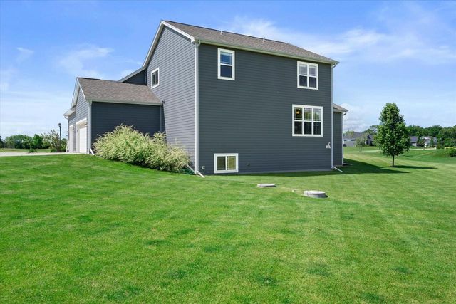 S86W34804 Knoll ROAD, Eagle, WI 53119