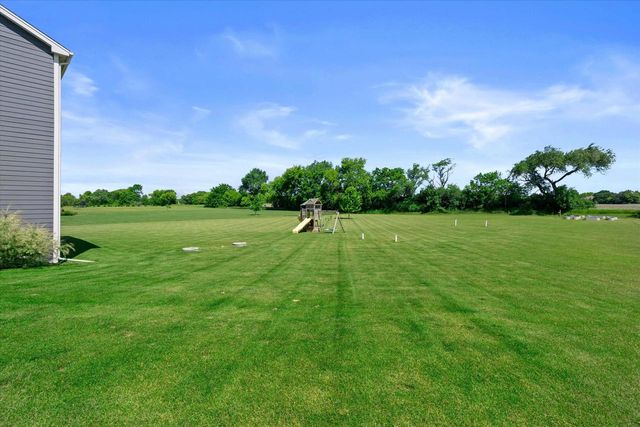 S86W34804 Knoll ROAD, Eagle, WI 53119
