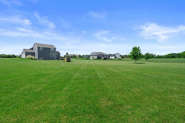S86W34804 Knoll ROAD, Eagle, WI 53119