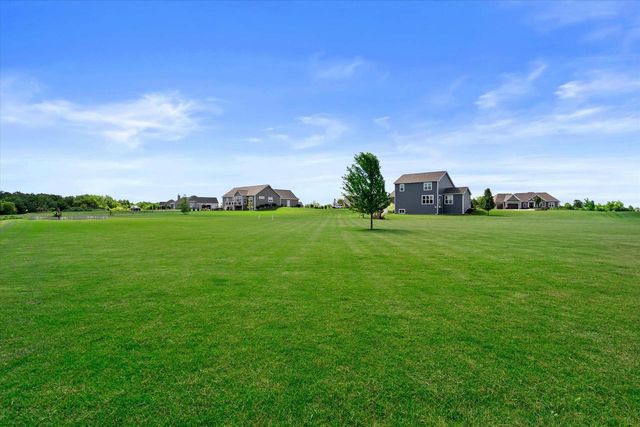 S86W34804 Knoll ROAD, Eagle, WI 53119