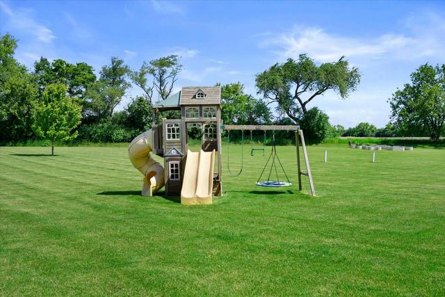 S86W34804 Knoll ROAD, Eagle, WI 53119