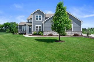 S86W34804 Knoll ROAD, Eagle, WI 53119