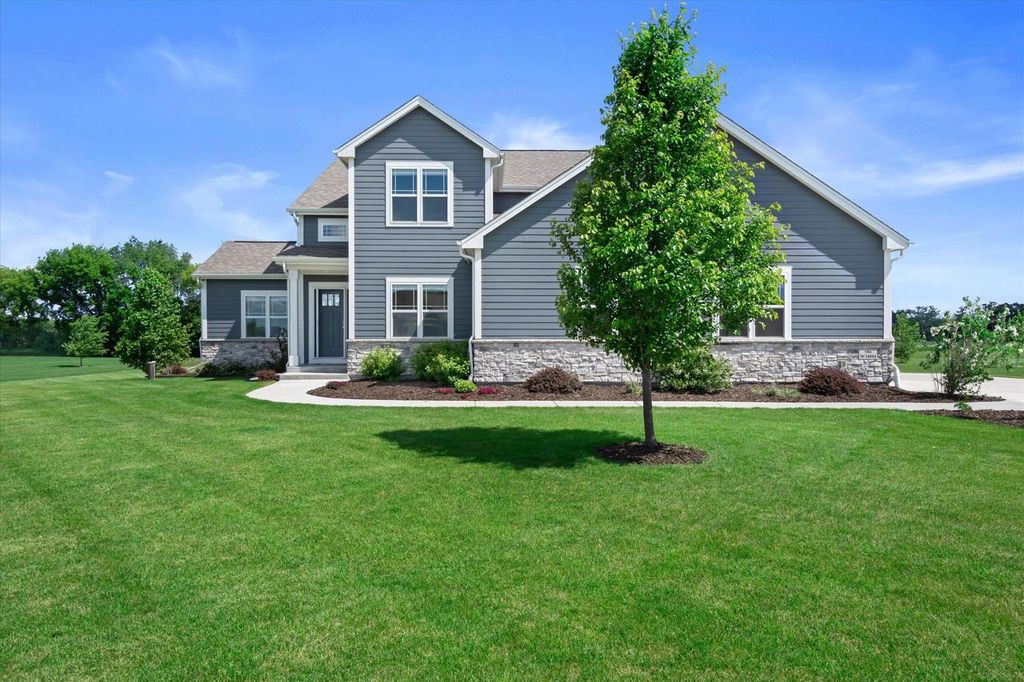 S86W34804 Knoll ROAD, Eagle, WI 53119