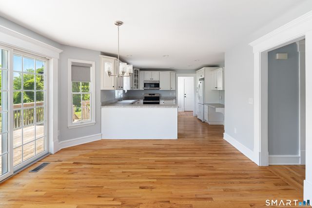 4 Fleetwood Lane, Brookfield, CT 06804