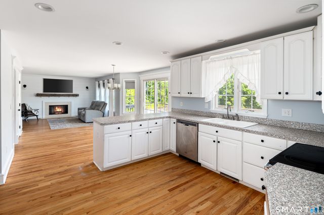 4 Fleetwood Lane, Brookfield, CT 06804