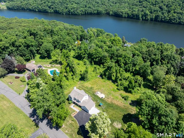 4 Fleetwood Lane, Brookfield, CT 06804