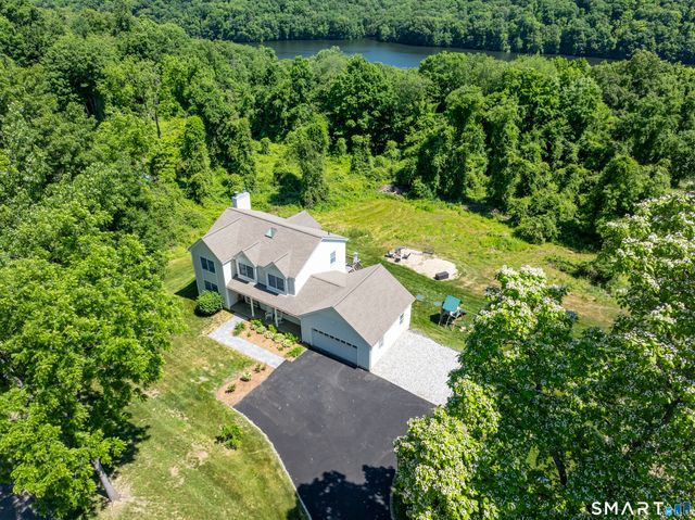 4 Fleetwood Lane, Brookfield, CT 06804