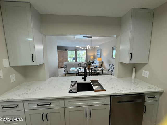 34 S Forest Beach Dr Apt C13, Hilton Head Island, SC 29928