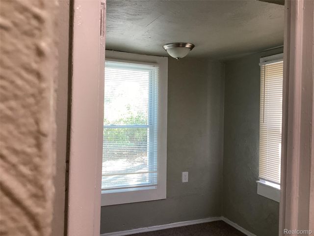 559 Arthur Avenue, Pontiac, MI 48341