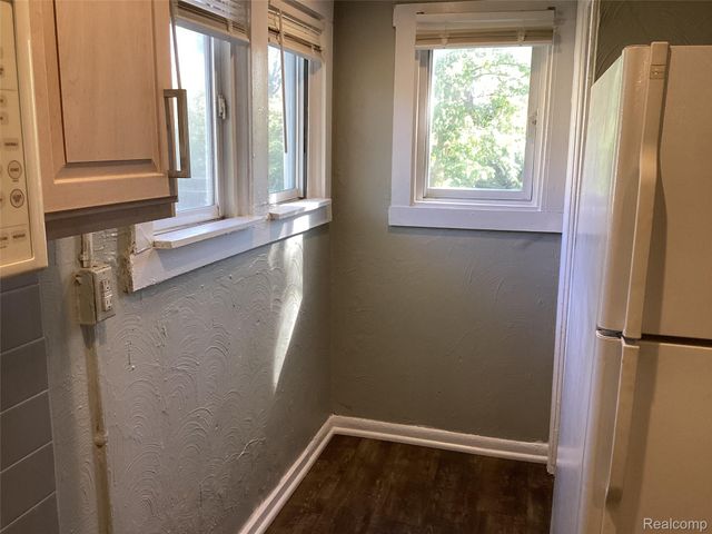 559 Arthur Avenue, Pontiac, MI 48341