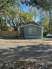 559 Arthur Avenue, Pontiac, MI 48341