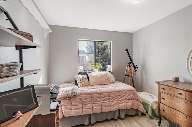 3687 Maple Ave 9, Oakland, CA 94602