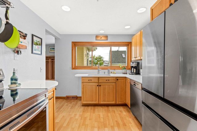 W186S7577 Kingston DRIVE, Muskego, WI 53150