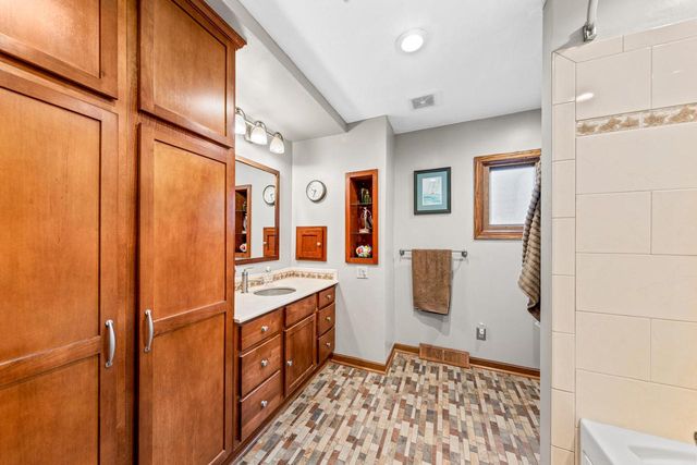 W186S7577 Kingston DRIVE, Muskego, WI 53150