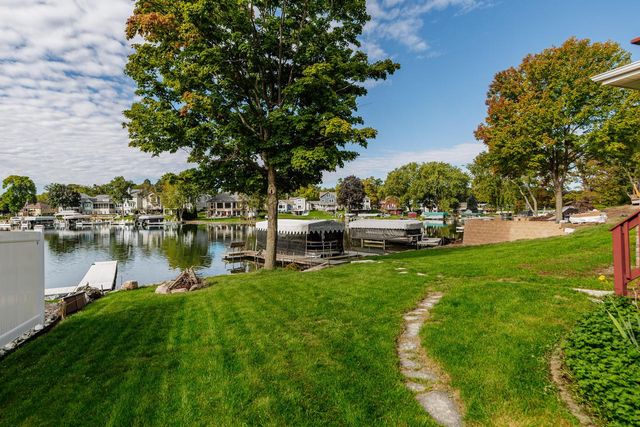 W186S7577 Kingston DRIVE, Muskego, WI 53150