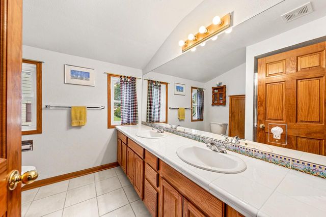 W186S7577 Kingston DRIVE, Muskego, WI 53150