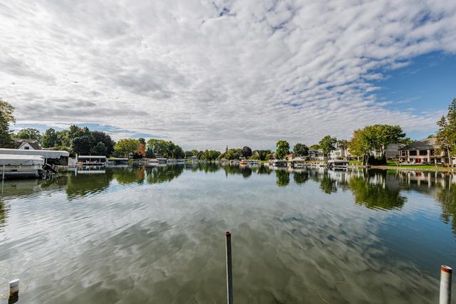 W186S7577 Kingston DRIVE, Muskego, WI 53150