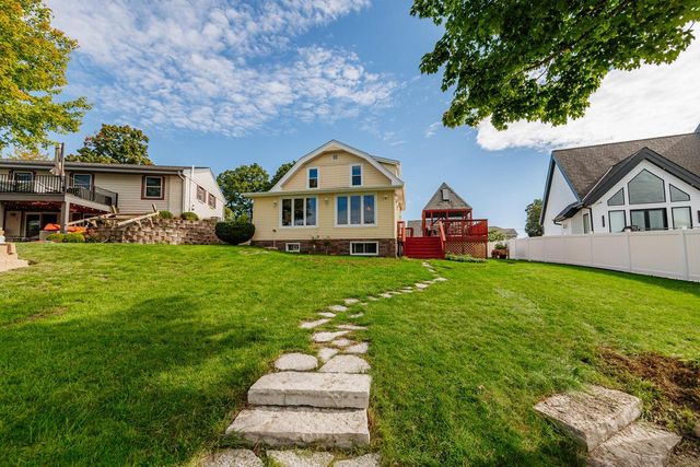 W186S7577 Kingston DRIVE, Muskego, WI 53150