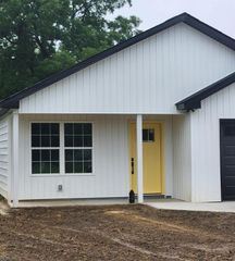 204 King AVE, Winfall, NC 27985