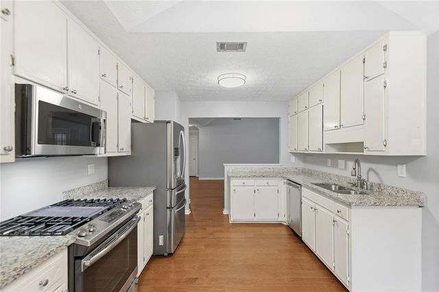 685 Hunters Creek Lane, Lawrenceville, GA 30043