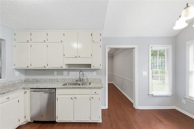 685 Hunters Creek Lane, Lawrenceville, GA 30043