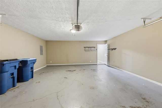 685 Hunters Creek Lane, Lawrenceville, GA 30043
