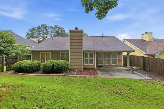 685 Hunters Creek Lane, Lawrenceville, GA 30043