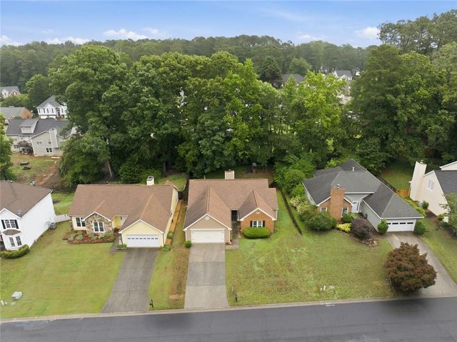 685 Hunters Creek Lane, Lawrenceville, GA 30043