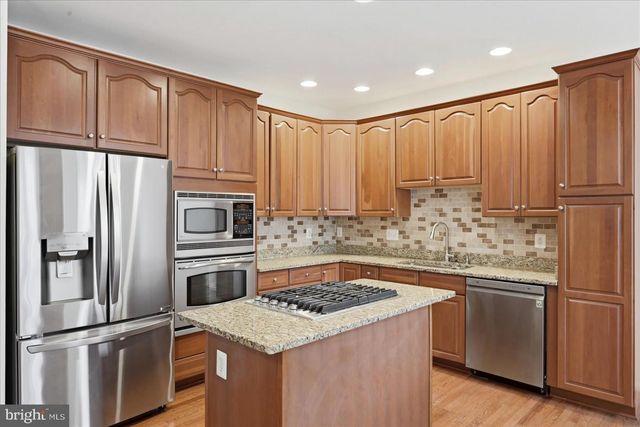 25176 WHIPPOORWILL TER, Chantilly, VA 20152