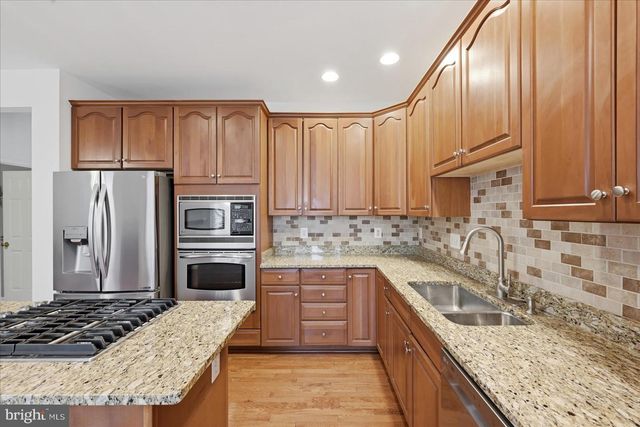 25176 WHIPPOORWILL TER, Chantilly, VA 20152