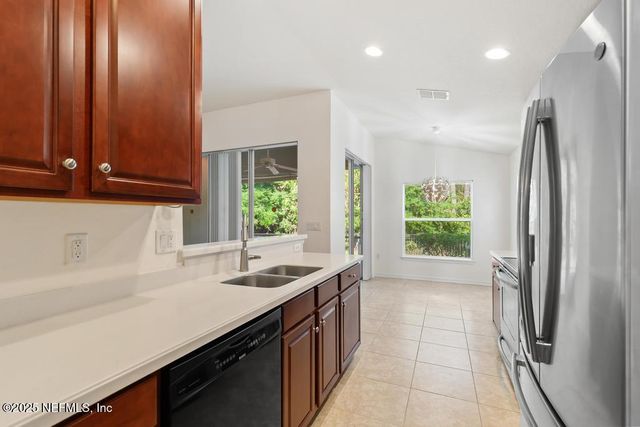 9080 SWEET TREE Trail, Jacksonville, FL 32256
