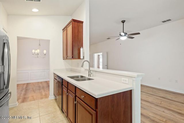 9080 SWEET TREE Trail, Jacksonville, FL 32256
