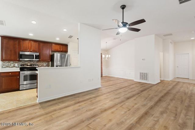 9080 SWEET TREE Trail, Jacksonville, FL 32256