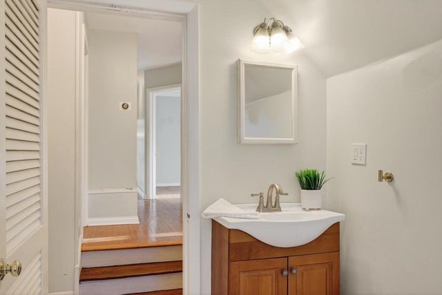 131 Kensington Drive, Madison, WI 53704