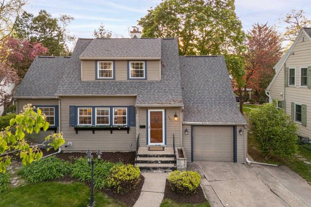 131 Kensington Drive, Madison, WI 53704