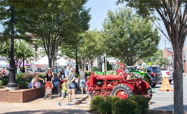 204 Village Overlook J2, Canton, GA 30114