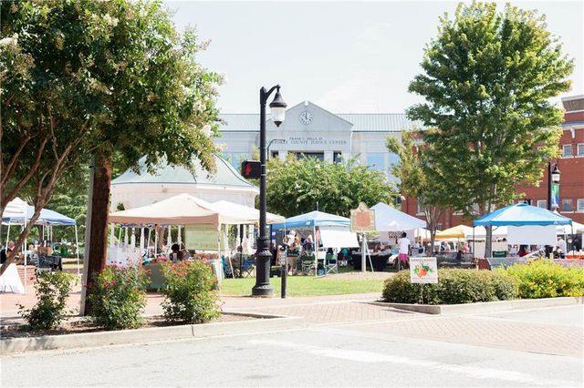 204 Village Overlook J2, Canton, GA 30114