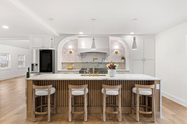61 Meadowbrook Road, Carlisle, MA 01741