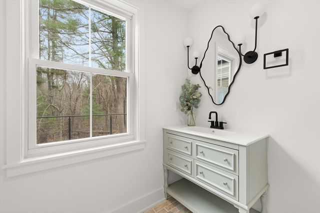 61 Meadowbrook Road, Carlisle, MA 01741