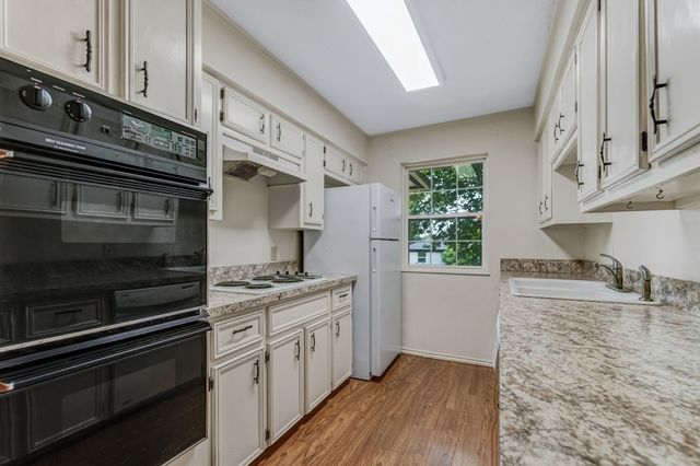 2800 Shady Grove Drive, Bedford, TX 76021
