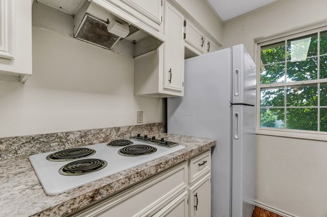2800 Shady Grove Drive, Bedford, TX 76021