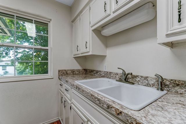 2800 Shady Grove Drive, Bedford, TX 76021