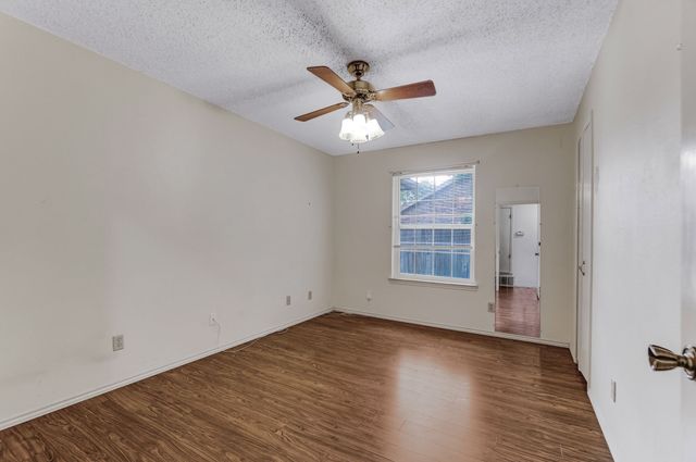 2800 Shady Grove Drive, Bedford, TX 76021