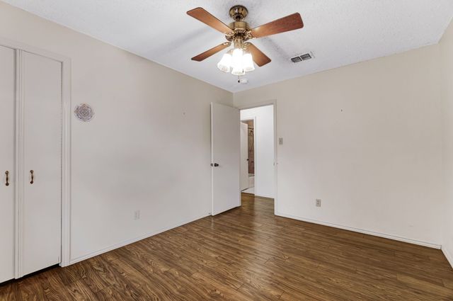 2800 Shady Grove Drive, Bedford, TX 76021