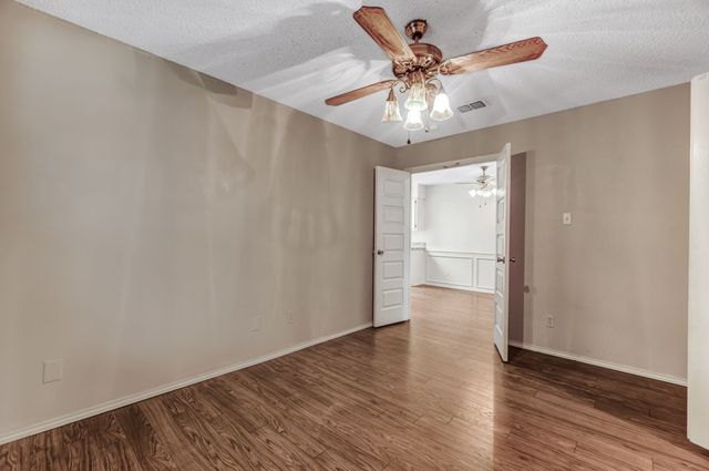 2800 Shady Grove Drive, Bedford, TX 76021